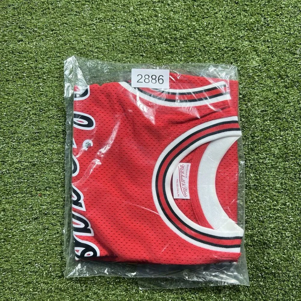 100% Authentic Michael Jordan Mitchell Ness 84 85 Bulls Jersey S Youth NWOT